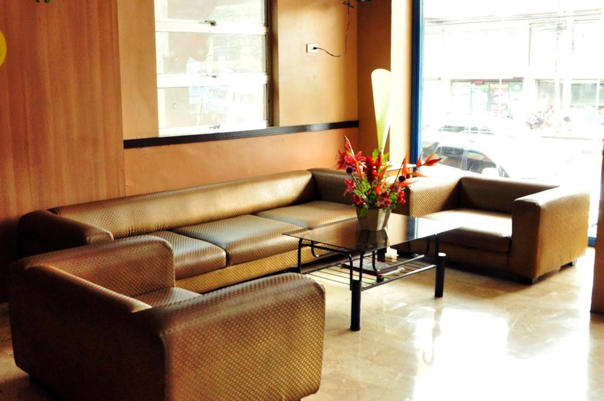 Gv Hotel - Talisay City Екстер'єр фото