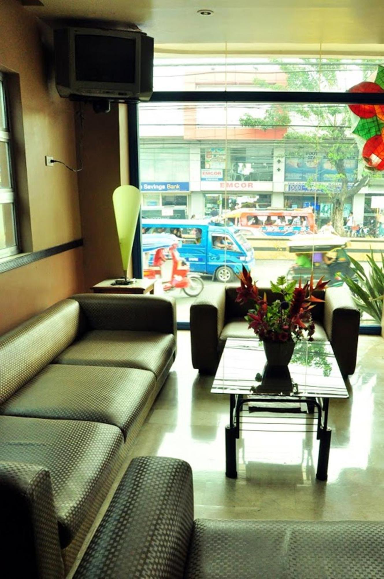 Gv Hotel - Talisay City Екстер'єр фото