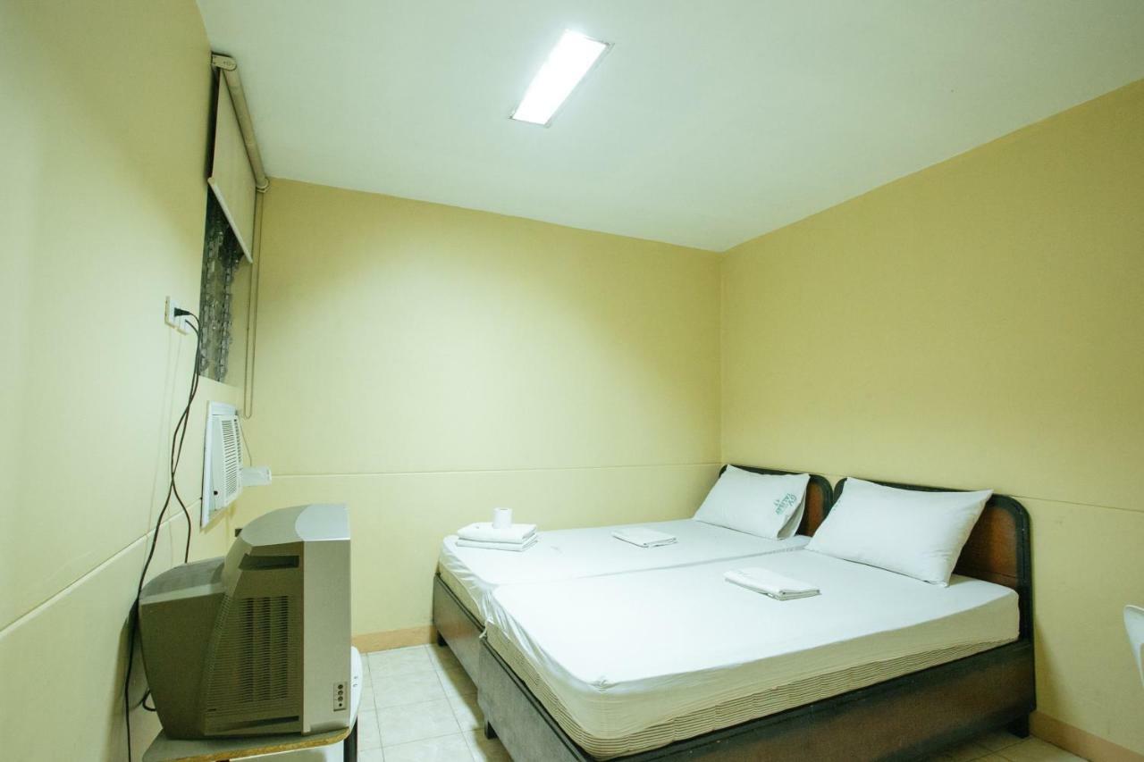 Gv Hotel - Talisay City Екстер'єр фото