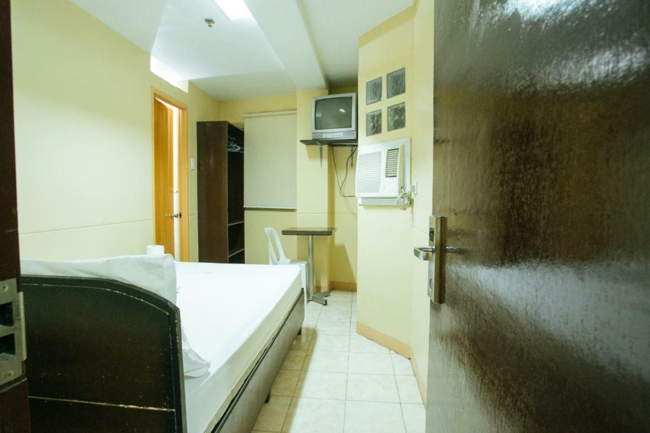 Gv Hotel - Talisay City Екстер'єр фото