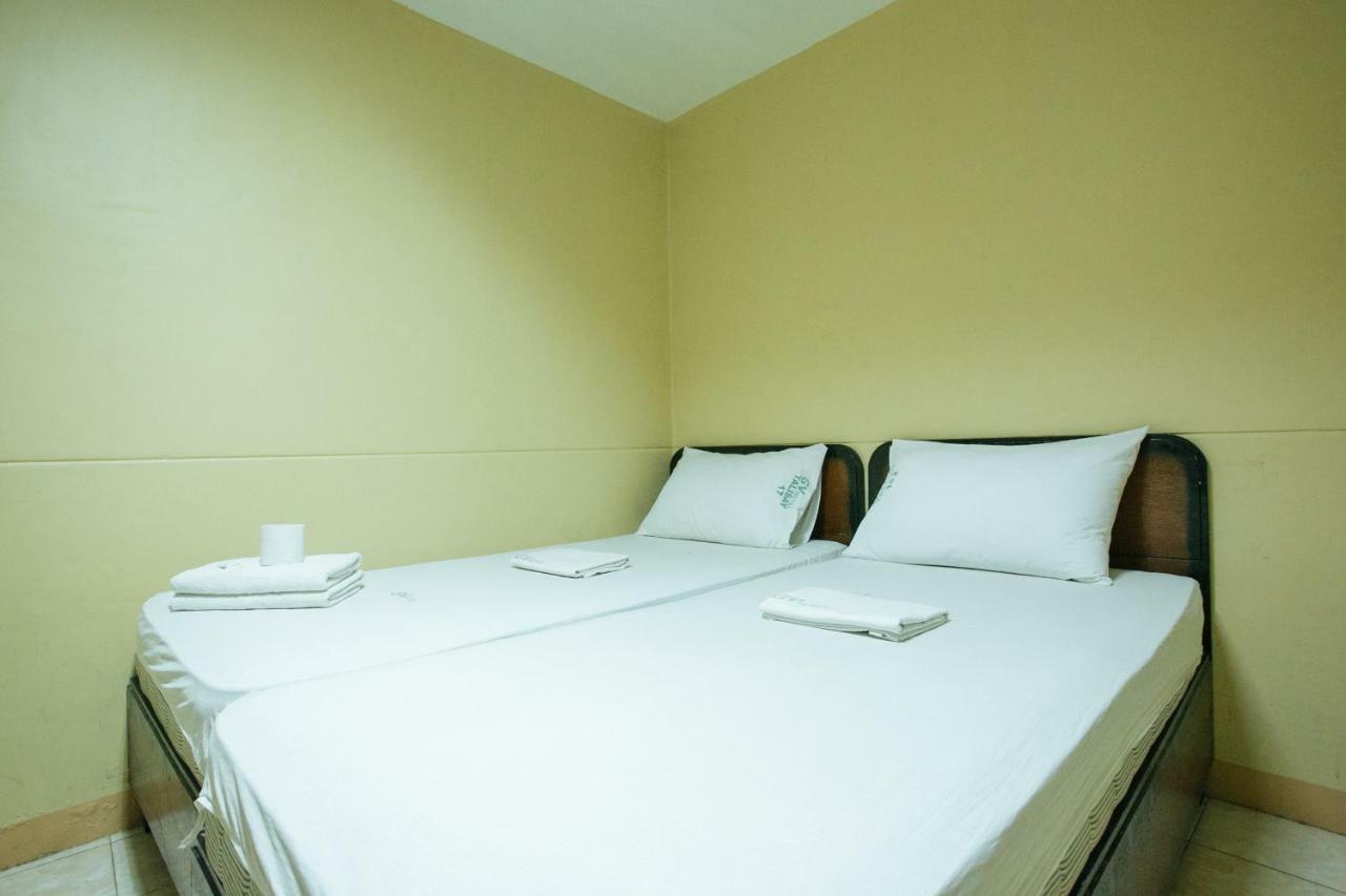 Gv Hotel - Talisay City Екстер'єр фото