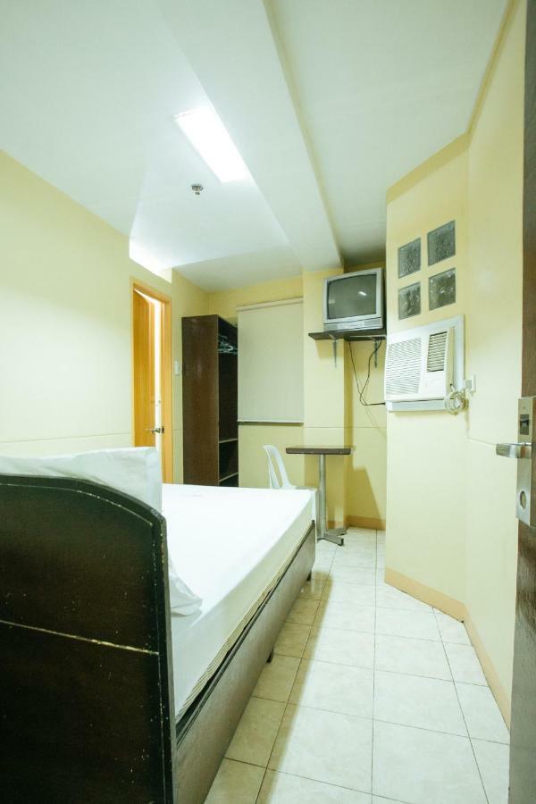 Gv Hotel - Talisay City Екстер'єр фото