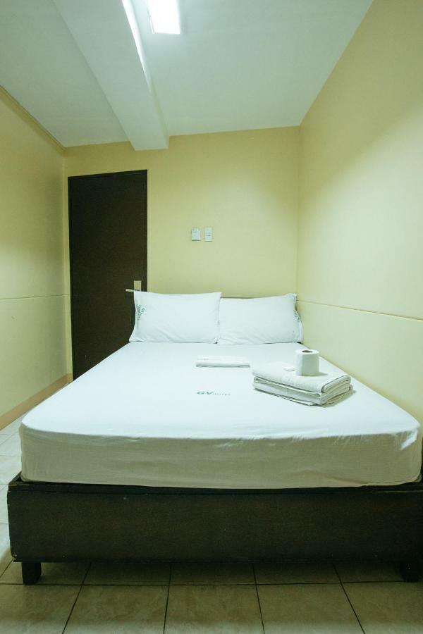Gv Hotel - Talisay City Екстер'єр фото