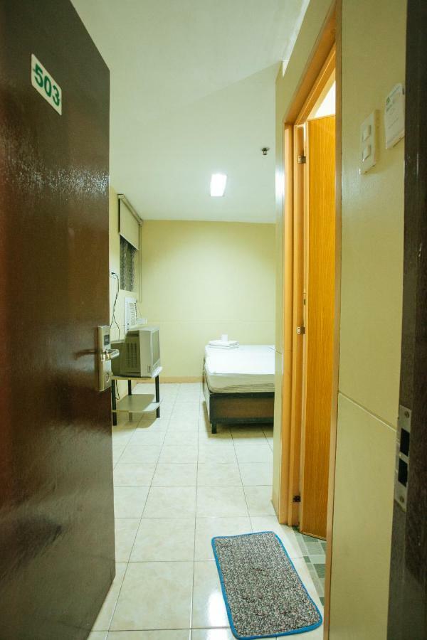 Gv Hotel - Talisay City Екстер'єр фото