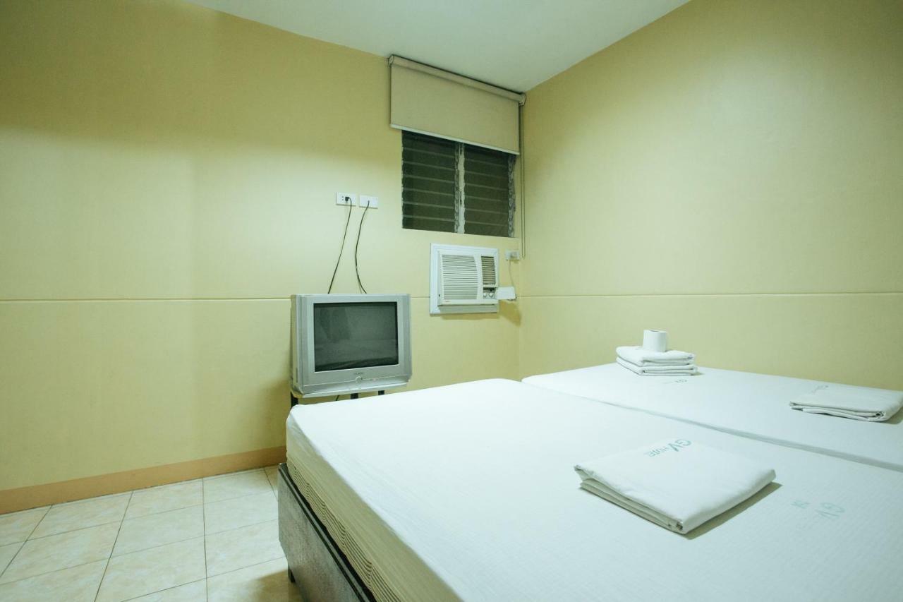 Gv Hotel - Talisay City Екстер'єр фото